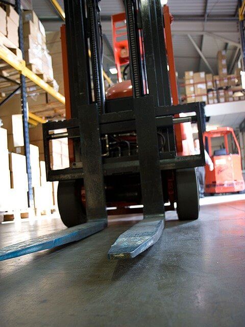 Forklift Accident In Charlotte North Carolina Leaves A Worker At A Distribution Center Dead Accident Lawyers Usattorneys Com