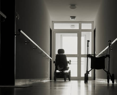How to tell if a nursing home resident is malnourished?