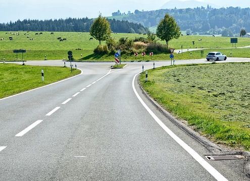 Who goes first in a roundabout in Wyoming?