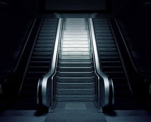 Can a person sue for an escalator accident in Largo, Florida?